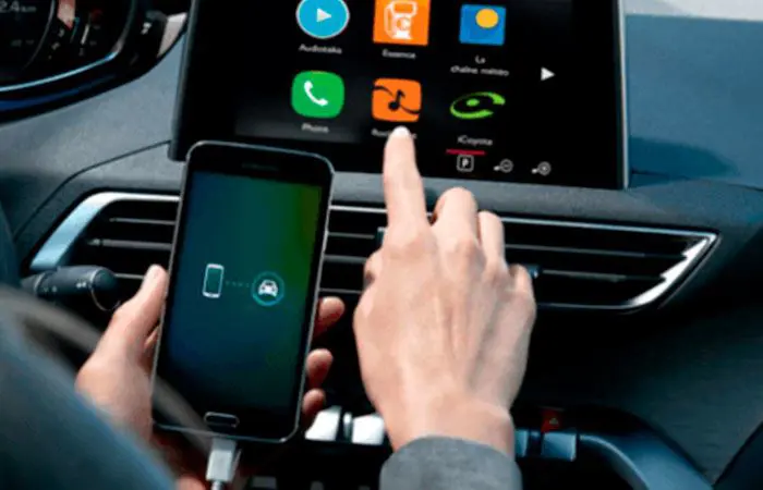 Peugeot 2008 mirrorscreen